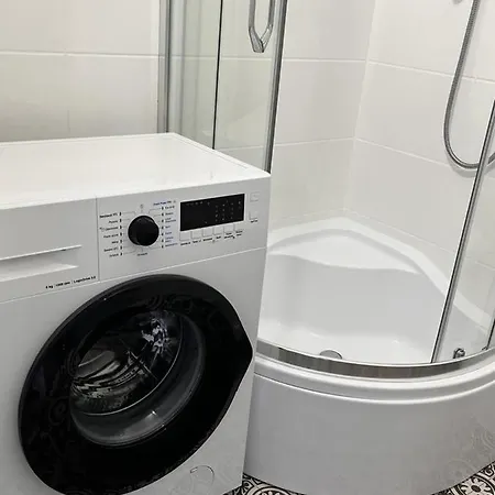 20m2 Studio, Near Chopin Airport, Cozy And Quiet Varsovie