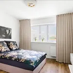 20m2 Studio, Near Chopin Airport, Cozy And Quiet شقة وارسو