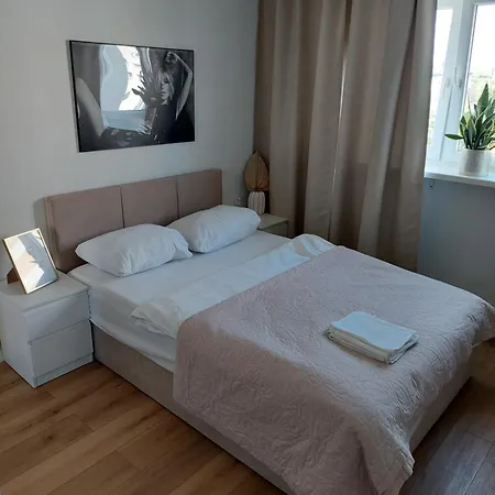 アパート 20m2 Studio, Near Chopin Airport, Cozy And Quiet ワルシャワ